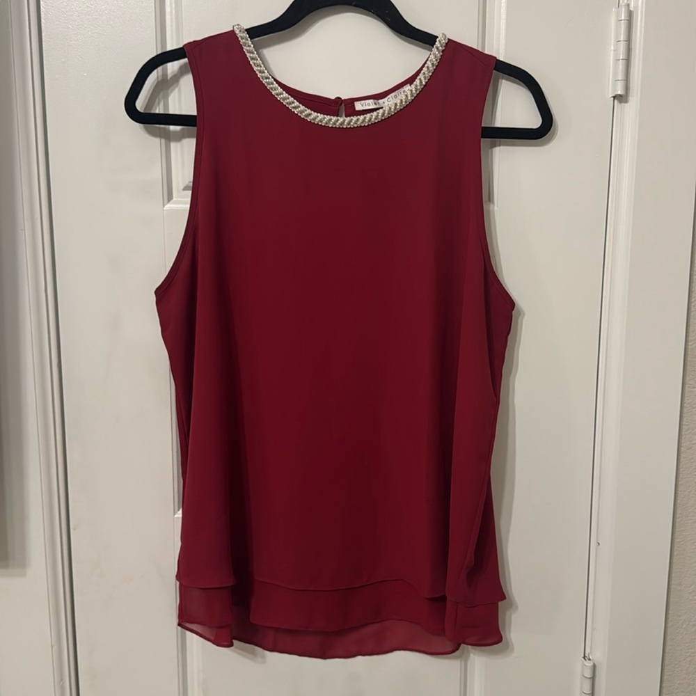 Red pearl tank Violet + Claire size large